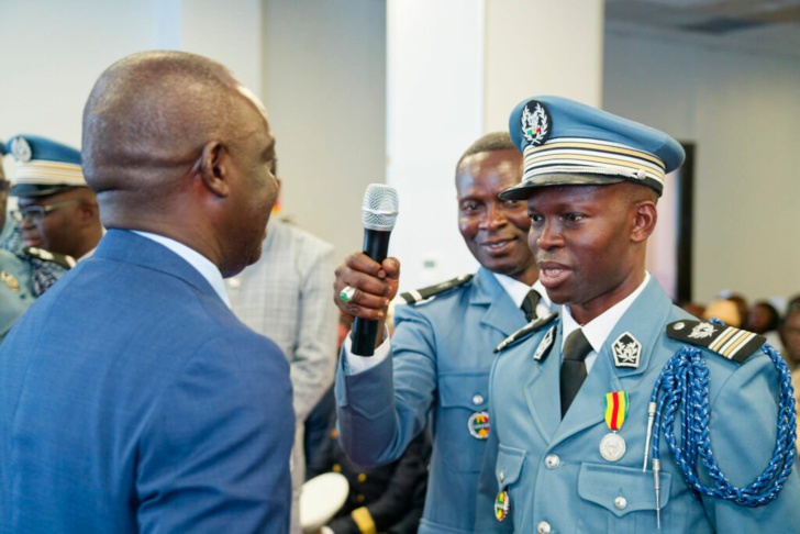 Photos/ Journรฉe internationale de la Douane ๐๐๐๐: ๐รฉcorations ร la mรฉdaille dโhonneur des Douaniers Photos/ Journรฉe internationale de la Douane ๐๐๐๐: ๐รฉcorations ร la mรฉdaille dโhonneur des Douaniers