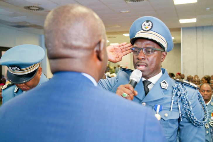 Photos/ Journรฉe internationale de la Douane ๐๐๐๐: ๐รฉcorations ร la mรฉdaille dโhonneur des Douaniers Photos/ Journรฉe internationale de la Douane ๐๐๐๐: ๐รฉcorations ร la mรฉdaille dโhonneur des Douaniers