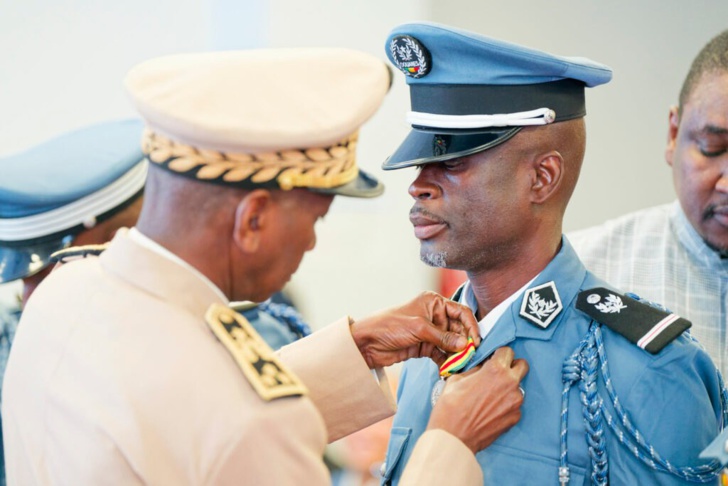 Photos/ Journรฉe internationale de la Douane ๐๐๐๐: ๐รฉcorations ร la mรฉdaille dโhonneur des Douaniers Photos/ Journรฉe internationale de la Douane ๐๐๐๐: ๐รฉcorations ร la mรฉdaille dโhonneur des Douaniers