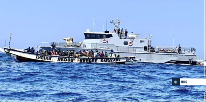 85 candidats à l’émigration irrégulière sauvés par la Marine nationale