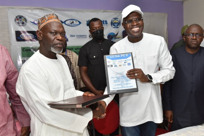 Protection des ressources halieutiques : Khalifa Ababacar Sall signe la Charte, pour une pêche durable