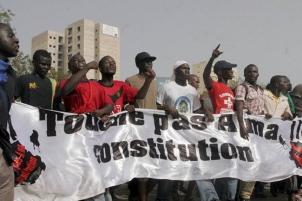 De nos jours, la Constitution a bon dos