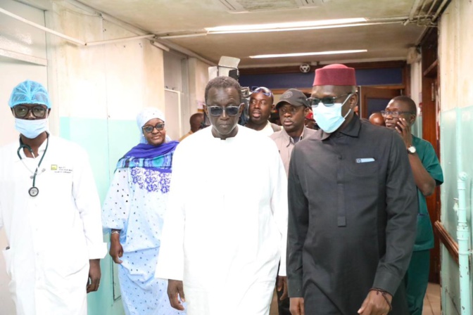 Saint-Louis: Amadou Bâ, Premier ministre, au chevet des rescapés du chavirement de la pirogue de clandestins Saint-Louis: Amadou Bâ, Premier ministre, au chevet des rescapés du chavirement de la pirogue de clandestins