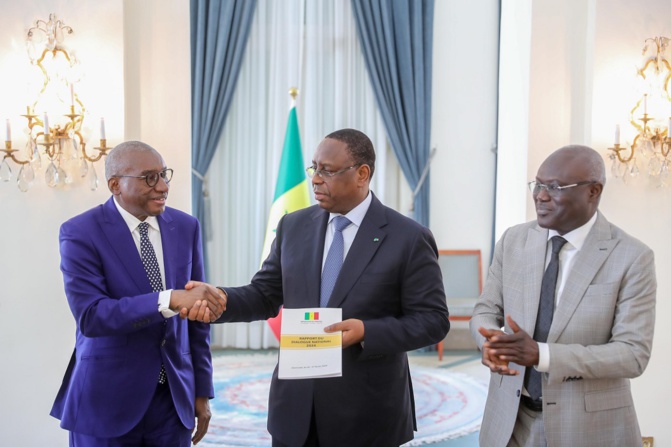 Le rapport du Dialogue en mains : Le Président Macky Sall va saisir le Conseil constitutionnel sur la date de l’élection et l’après 2 avril Le rapport du Dialogue en mains : Le Président Macky Sall va saisir le Conseil constitutionnel sur la date de l’élection et l’après 2 avril