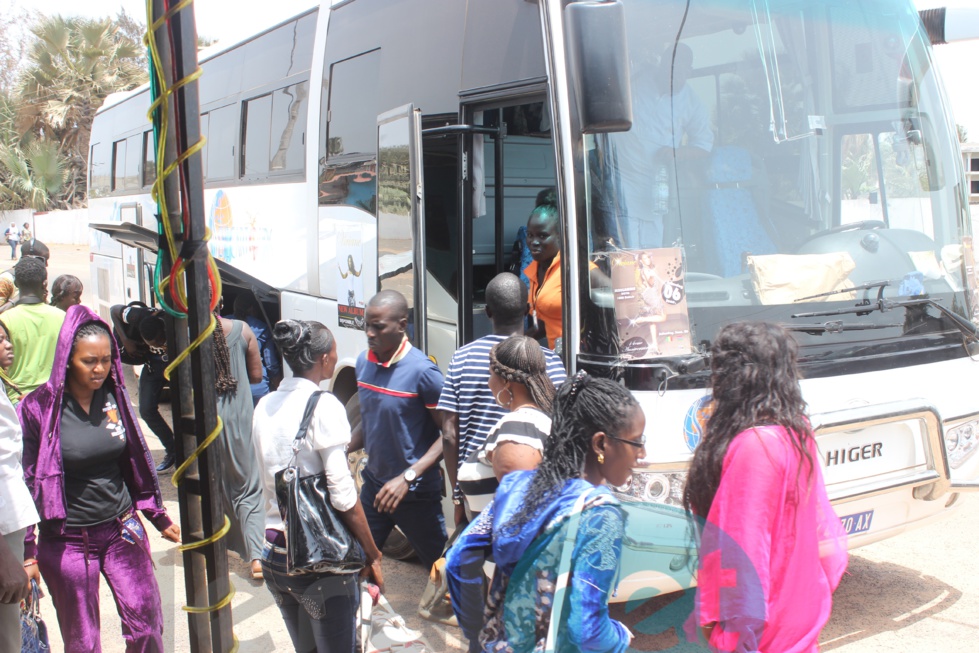 L'arrivée des Fan's de Vivi en Gambie pour le 14ème anniversaire  du Jolof Band