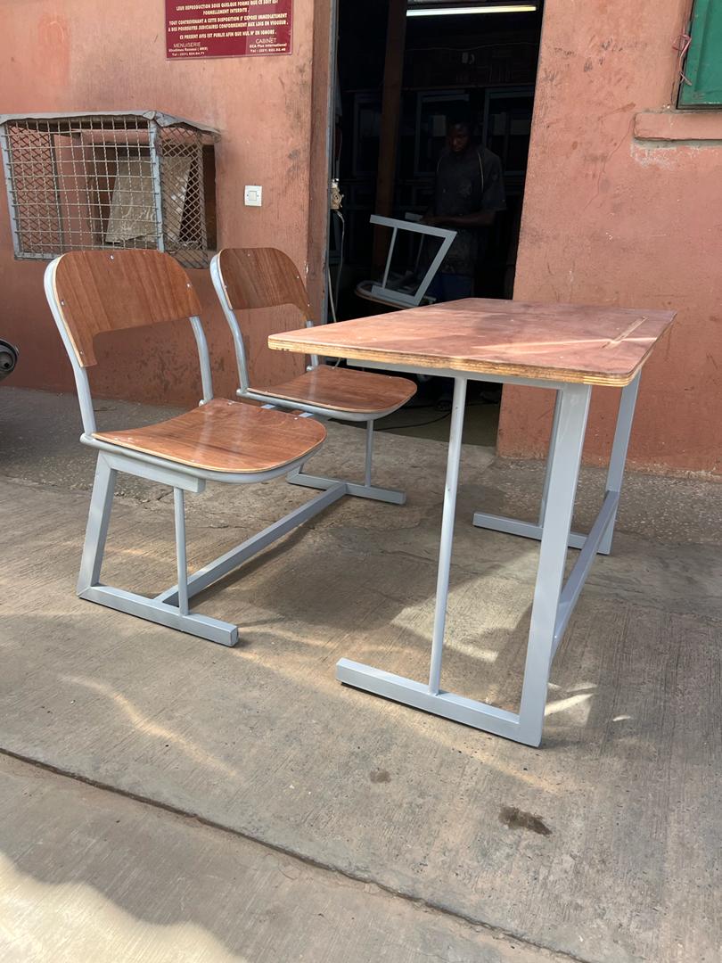 Des tables-bancs en vente sur la Corniche: Le Groupement Khadimou Rassoul, leader dans son domaine, réserve d’agréables surprises à sa clientèle