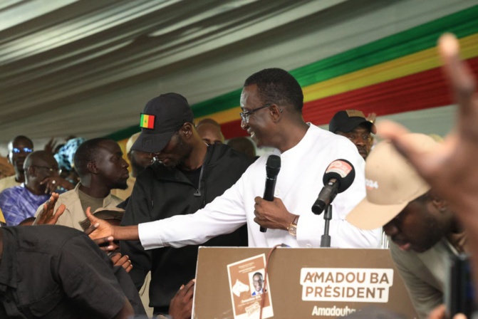 2ème jour de Campagne présidentielle : Guédiawaye déroule le tapis rouge au candidat Amadou Ba ! 2ème jour de Campagne présidentielle : Guédiawaye déroule le tapis rouge au candidat Amadou Ba !