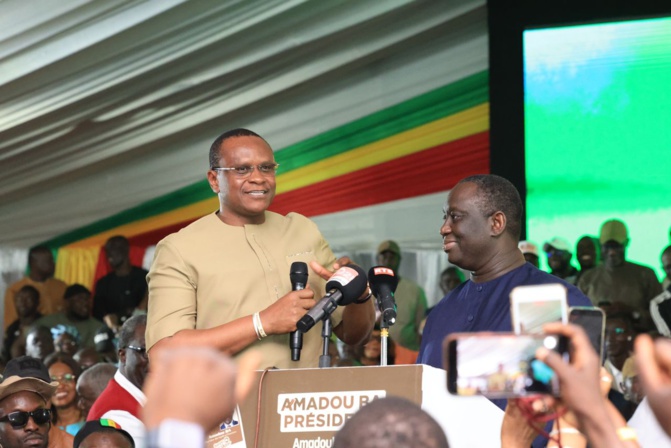 2ème jour de Campagne présidentielle : Guédiawaye déroule le tapis rouge au candidat Amadou Ba ! 2ème jour de Campagne présidentielle : Guédiawaye déroule le tapis rouge au candidat Amadou Ba !