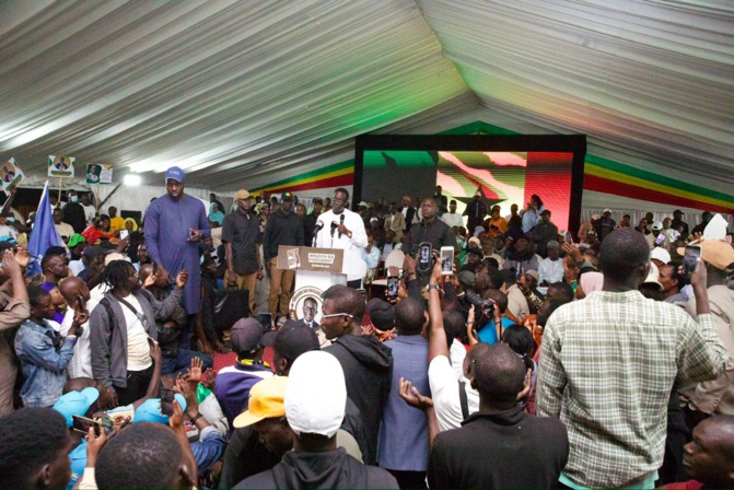 2ème jour de Campagne présidentielle : Guédiawaye déroule le tapis rouge au candidat Amadou Ba ! 2ème jour de Campagne présidentielle : Guédiawaye déroule le tapis rouge au candidat Amadou Ba !