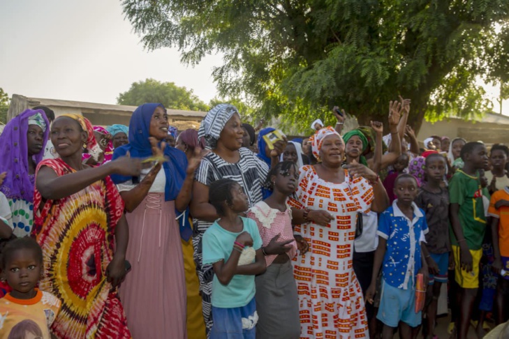 Photos / Accueil populaire à Keur Madiabel et Keur Yoro: Déthié Fall promet un Sénégal bon à vivre et beau à voir Photos / Accueil populaire à Keur Madiabel et Keur Yoro: Déthié Fall promet un Sénégal bon à vivre et beau à voir