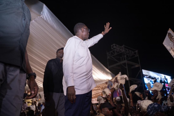 Photos/ 3ème jour de campagne: Mbacké réserve un accueil XXL à Amadou Ba Photos/ 3ème jour de campagne: Mbacké réserve un accueil XXL à Amadou Ba