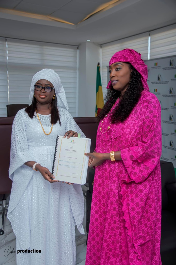 Photos / Ministère de la Femme : Passation de service entre Thérèse Faye et Fatou Diané