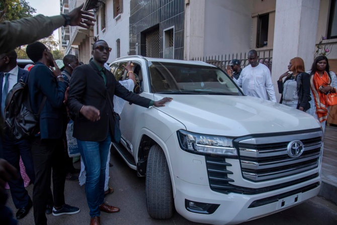 Photos/ Ministère de la femme...: Passation de service entre Thérèse Faye et Fatou Diané Photos/ Ministère de la femme...: Passation de service entre Thérèse Faye et Fatou Diané