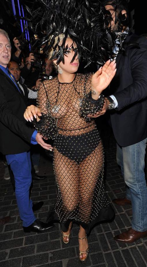 Lady Gaga en culotte dans les rues de Londres