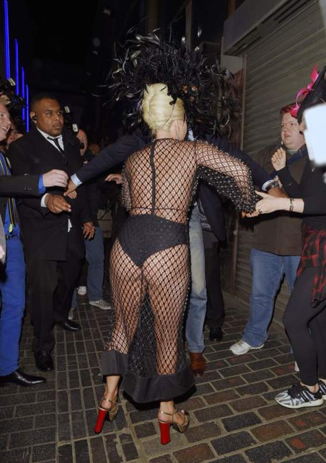 Lady Gaga en culotte dans les rues de Londres