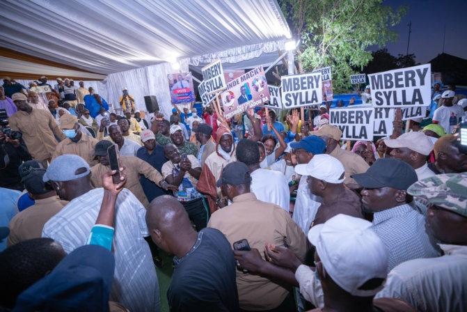 6 ème jour de campagne à Louga: Mamour Diallo offre un accueil royal à Amadou Ba 6 ème jour de campagne à Louga: Mamour Diallo offre un accueil royal à Amadou Ba