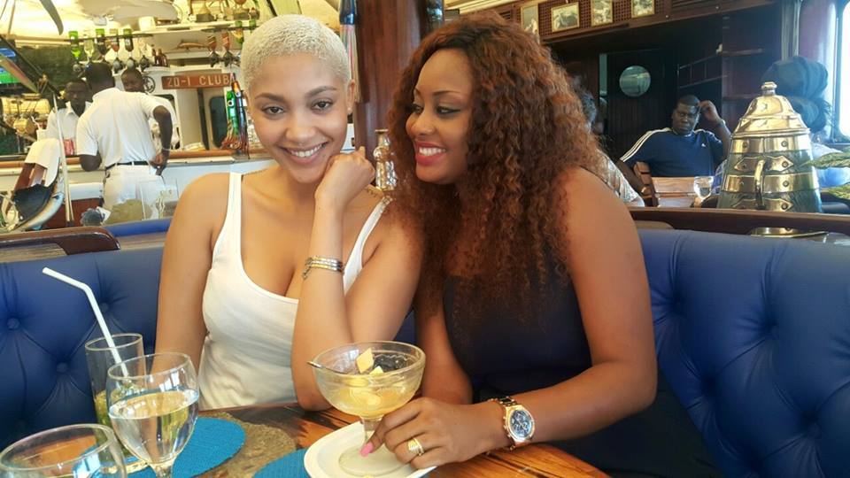 Aba No Stress passe de bons moments avec Adja Diallo et Fatima de Sen Tv