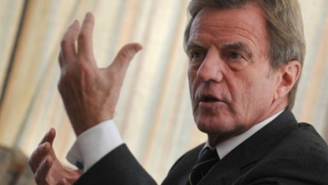 Bernard Kouchner vante le PSE : "Macky Sall nous donne des leçons formidables d'énergie"