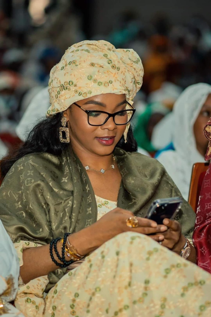 Présidentielle : Mamita Bâ, la deuxième dame d'Amadou Bâ, bat campagne pour son mari et fait carton plein à Sorano (Photos) Présidentielle : Mamita Bâ, la deuxième dame d'Amadou Bâ, bat campagne pour son mari et fait carton plein à Sorano (Photos)