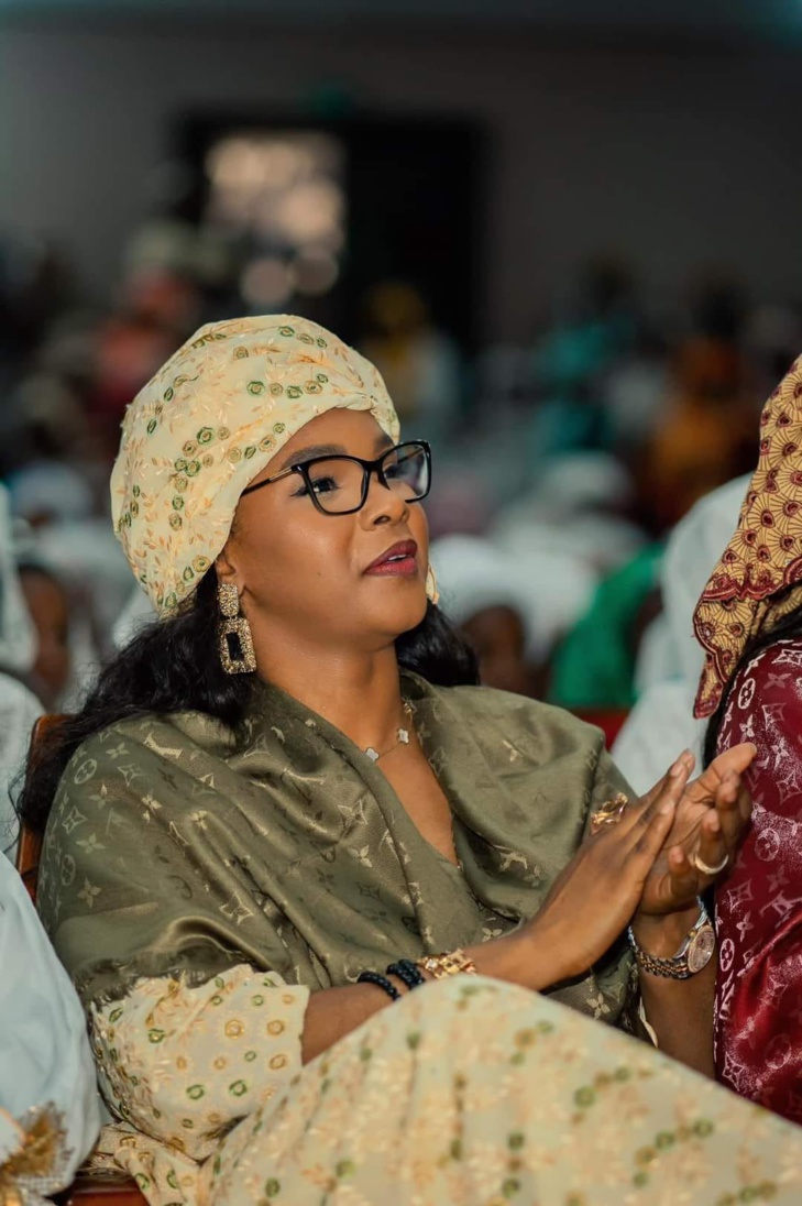 Présidentielle : Mamita Bâ, la deuxième dame d'Amadou Bâ, bat campagne pour son mari et fait carton plein à Sorano (Photos) Présidentielle : Mamita Bâ, la deuxième dame d'Amadou Bâ, bat campagne pour son mari et fait carton plein à Sorano (Photos)