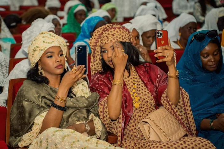 Présidentielle : Mamita Bâ, la deuxième dame d'Amadou Bâ, bat campagne pour son mari et fait carton plein à Sorano (Photos) Présidentielle : Mamita Bâ, la deuxième dame d'Amadou Bâ, bat campagne pour son mari et fait carton plein à Sorano (Photos)