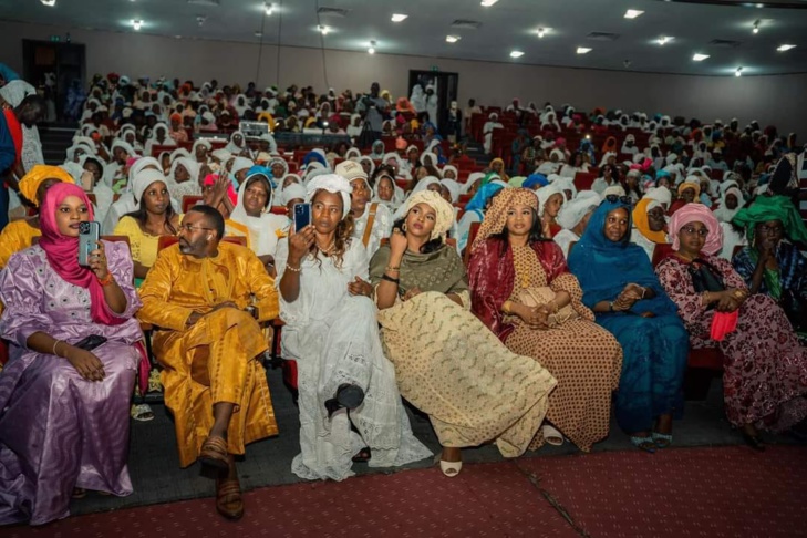 Présidentielle : Mamita Bâ, la deuxième dame d'Amadou Bâ, bat campagne pour son mari et fait carton plein à Sorano (Photos) Présidentielle : Mamita Bâ, la deuxième dame d'Amadou Bâ, bat campagne pour son mari et fait carton plein à Sorano (Photos)