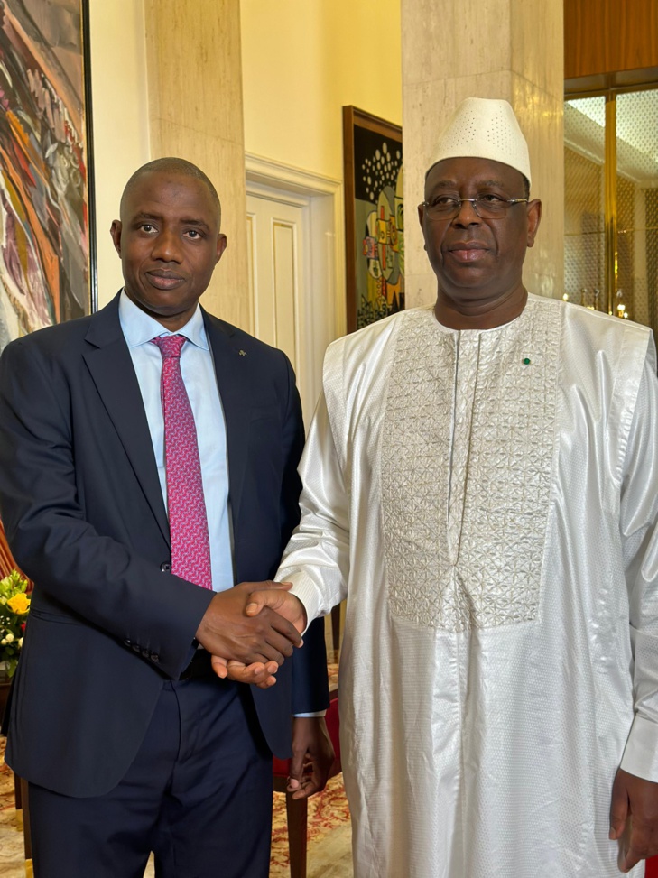 Photos : Les adieux du Président Macky Sall à Dr. Yoro Dia, Ministre-porte parole de la Présidence et...