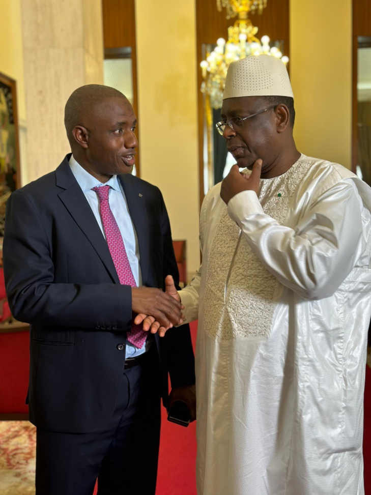 Photos : Les adieux du Président Macky Sall à Dr. Yoro Dia, Ministre-porte parole de la Présidence et...