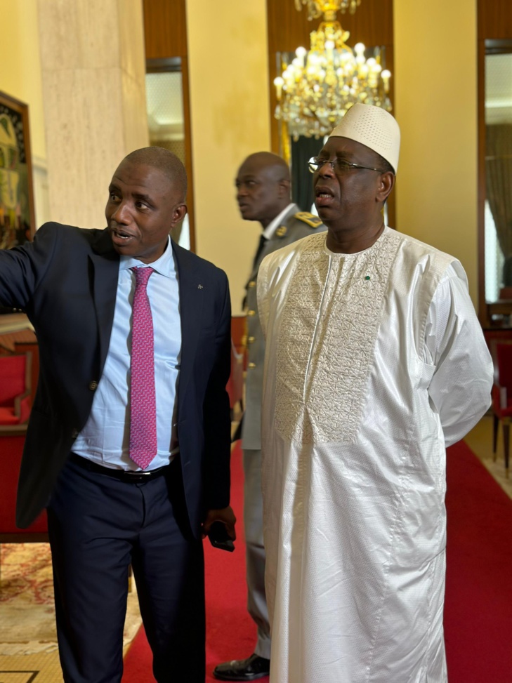 Photos : Les adieux du Président Macky Sall à Dr. Yoro Dia, Ministre-porte parole de la Présidence et...