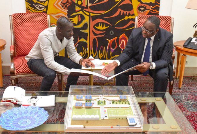 Macky Sall séduit par l'ambitieux projet du footballeur Mamadou Sakho