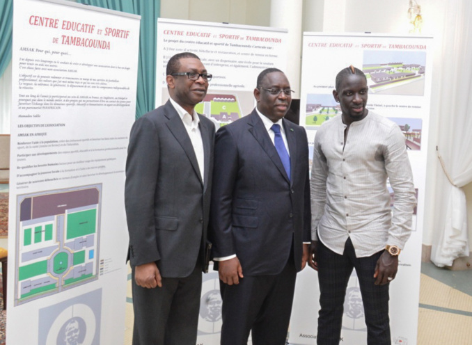 Macky Sall séduit par l'ambitieux projet du footballeur Mamadou Sakho