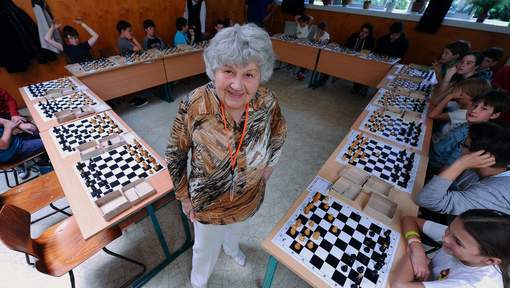 La "reine" des échecs sacrée à 87 ans?