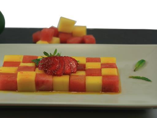 Salade de fruits damier au sirop de safran