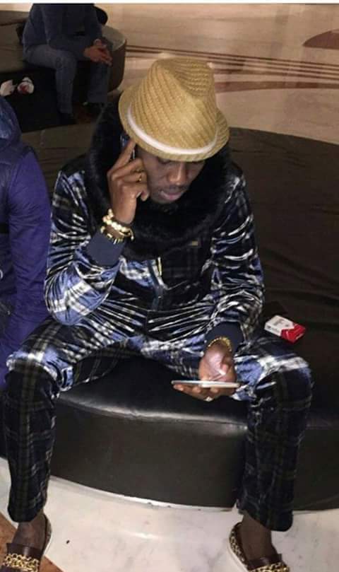 Wally Seck très occupé par ses téléphones