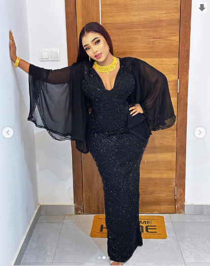 Korité 2024: Admirez la magnifique tenue de Aicha Koné, Sen Petit Galle (Photos) Korité 2024: Admirez la magnifique tenue de Aicha Koné, Sen Petit Galle (Photos)