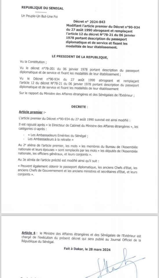 Polémique sur les passeports diplomatiques : "Vox populi" dévoile la mesure de Macky Sall ayant rallongé la liste des bénéficiares
