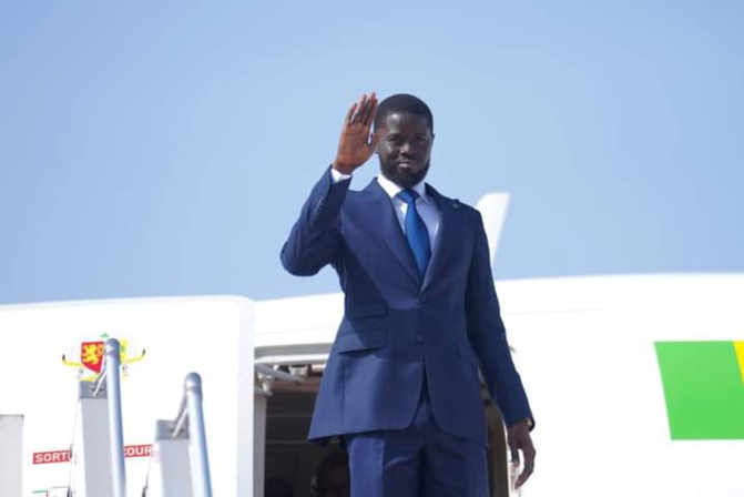 Le Chef de l’Etat, Bassirou Diomaye Faye a quitté Dakar ce matin pour Banjul