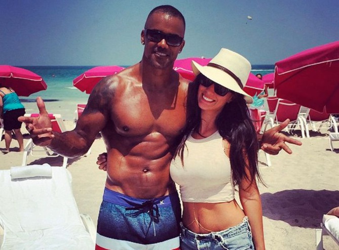 Photos - Quand Ludi­vine Sagna croise Shemar Moore à la plage