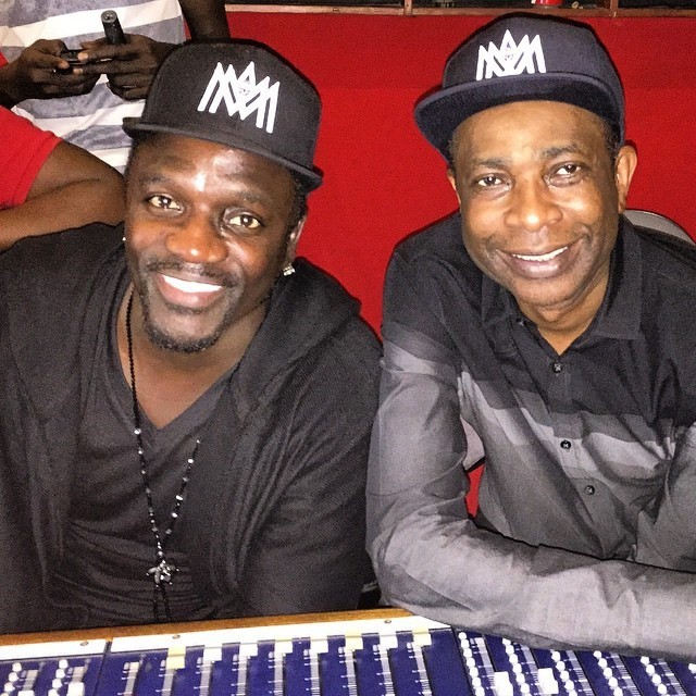 Akon en toute complicité avec Youssou Ndour en studio