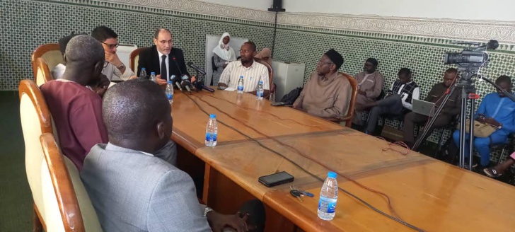 Culture: Dr. Abderrazak Makri présente aux Sénégalais, un ouvrage intitulé, "La Renaissance civilisationnelle et le défi de la traversée" Culture: Dr. Abderrazak Makri présente aux Sénégalais, un ouvrage intitulé, "La Renaissance civilisationnelle et le défi de la traversée"