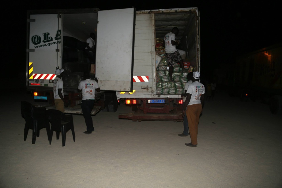 La fondation Servir le Sénégal fait des dons à travers le Sénégal grâce à l'aide des hommes d'affaires et les amis du Président.