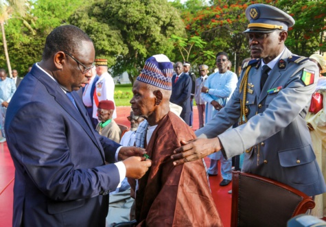 Levée des couleurs :  Macky Sall érige les anciens combattants en modèle pour tous