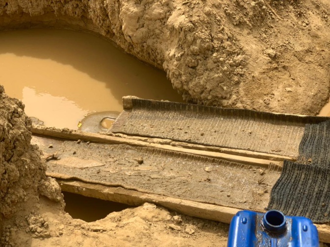 Photos / Demantèlement d’un site d’orpaillage par l’Armée : 15 personnes de nationalités étrangères arrêtées et du matériel saisi Photos / Demantèlement d’un site d’orpaillage par l’Armée : 15 personnes de nationalités étrangères arrêtées et du matériel saisi