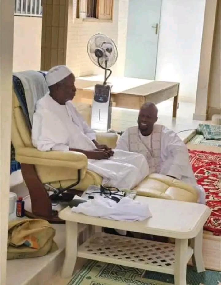 Le Premier ministre Ousmane chez Serigne Cheikh Saliou Mbacké ibn Saliou Mbacké (Photos) Le Premier ministre Ousmane chez Serigne Cheikh Saliou Mbacké ibn Saliou Mbacké (Photos)