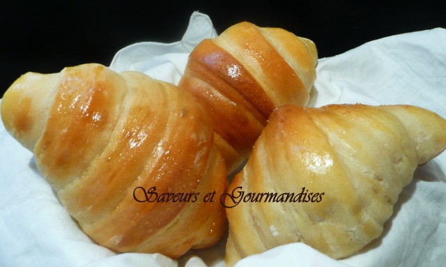 Croissants moelleux au babeurre. Buttermilk Rolls.