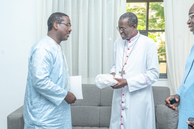 Pèlerinage de Popenguine 2024 : Sonatel renforce son dispositif technique et renouvelle son soutien au comité d’organisation Pèlerinage de Popenguine 2024 : Sonatel renforce son dispositif technique et renouvelle son soutien au comité d’organisation