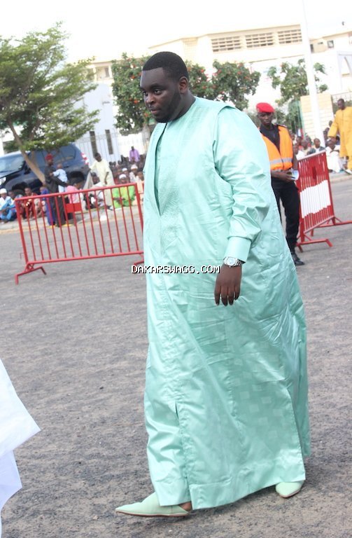 (6photos) Aid El Fitr : Amadou, le fils du président Macky Sall en mode  »Ndanane » à la grande mosquée de Dakar