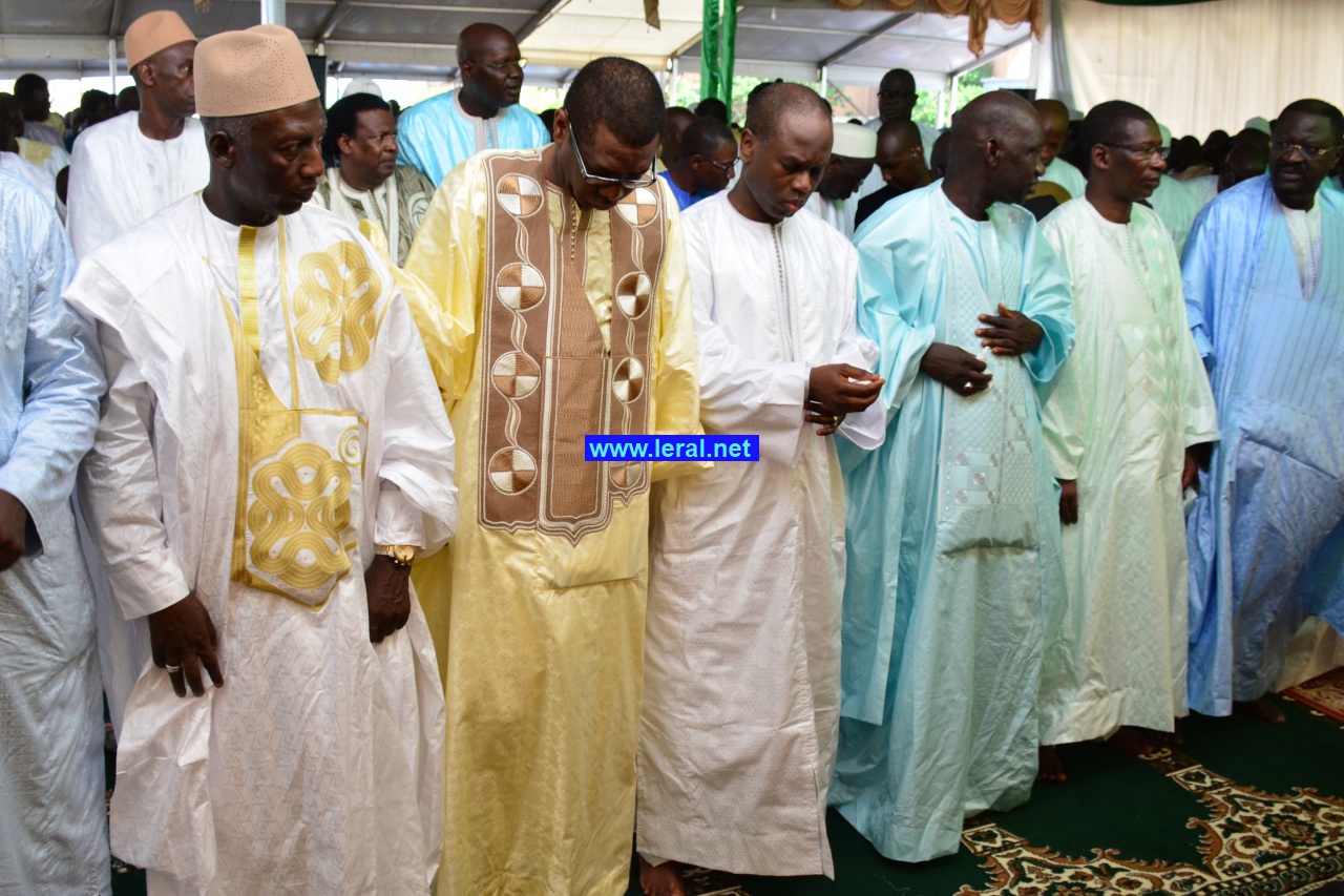 En images-Prière Korité à la grande mosquée Masalikoul djinane