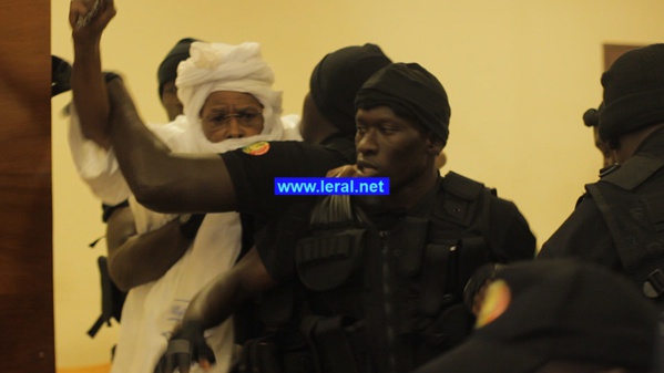Photos - Série d'incidents au Procès de l'ancien Président Tchadien: Habré récuse Me Ciré Clédor Ly, traite les juges de "traîtres" et crie "Allah Akbar..."