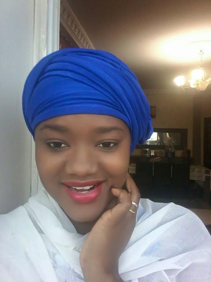 La belle Fama Thioune toute naturelle 